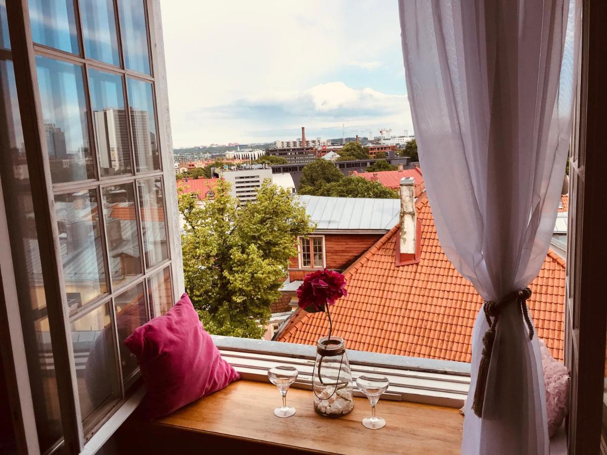 Cozy Oldtown Studio With Magnific City View Tallinn Eksteriør bilde